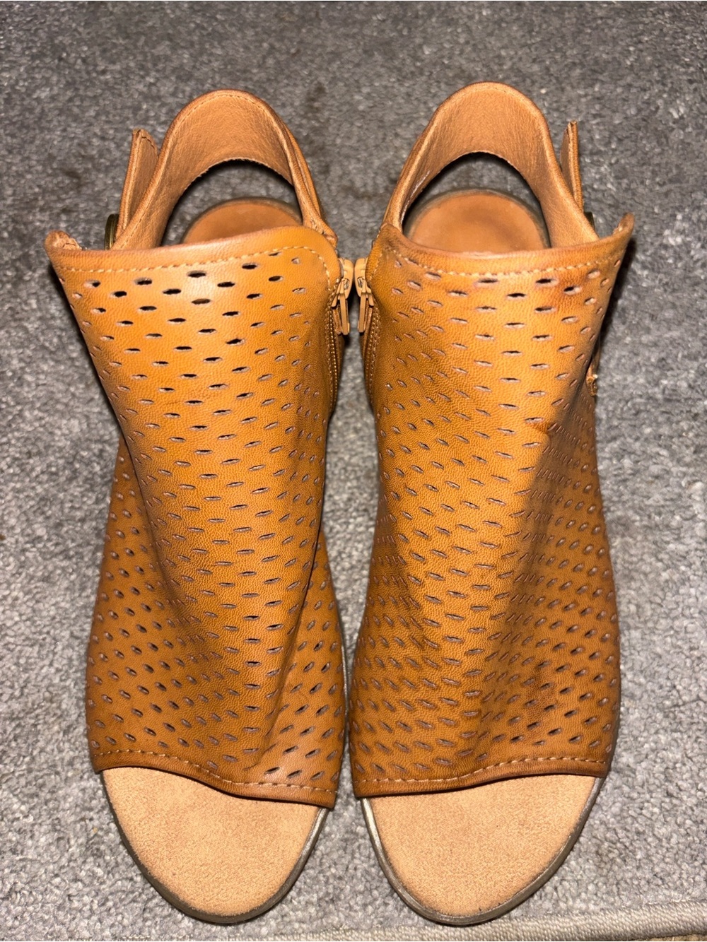 BareTraps Women's Tan Perforated Slingback Mule